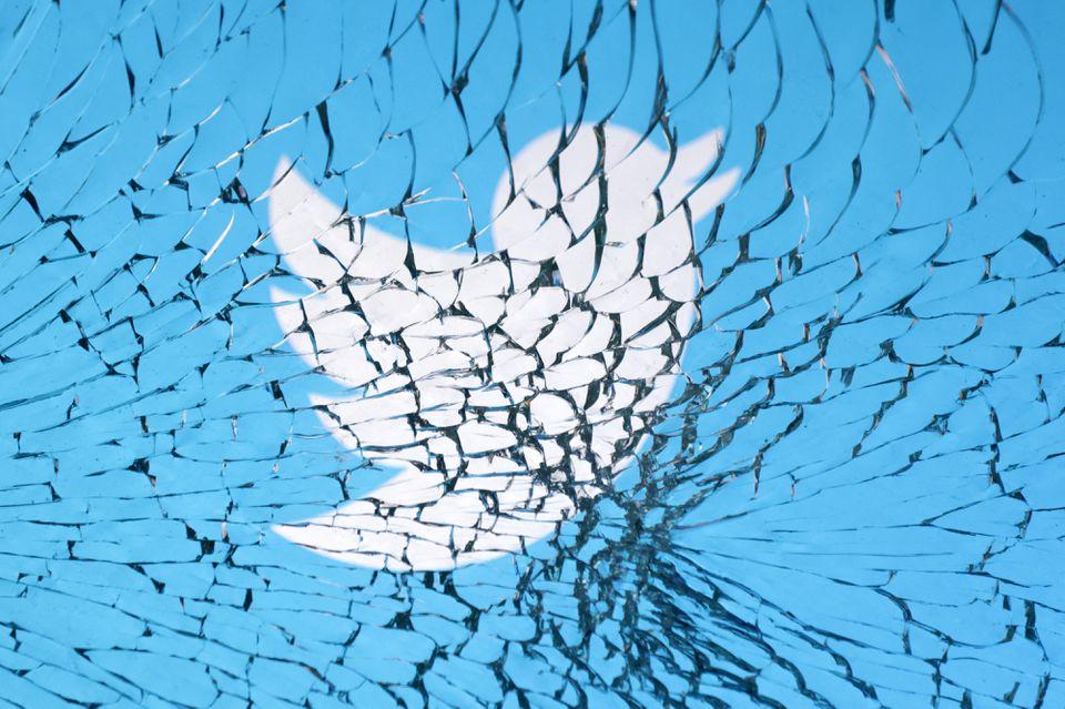 Twitter outage leaves some users unable to tweet