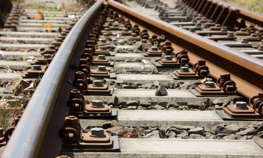 نواب شاہ :   ریلوے اپ   ٹریک پر دھماکا 
