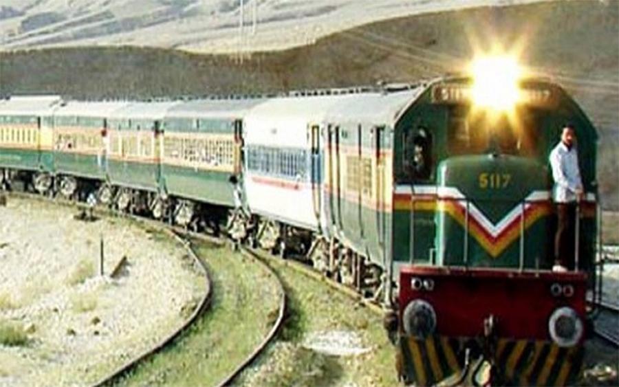 کوئٹہ سے پشاور جانیوالی ٹرین میں دھماکہ، 2 افراد جاں بحق