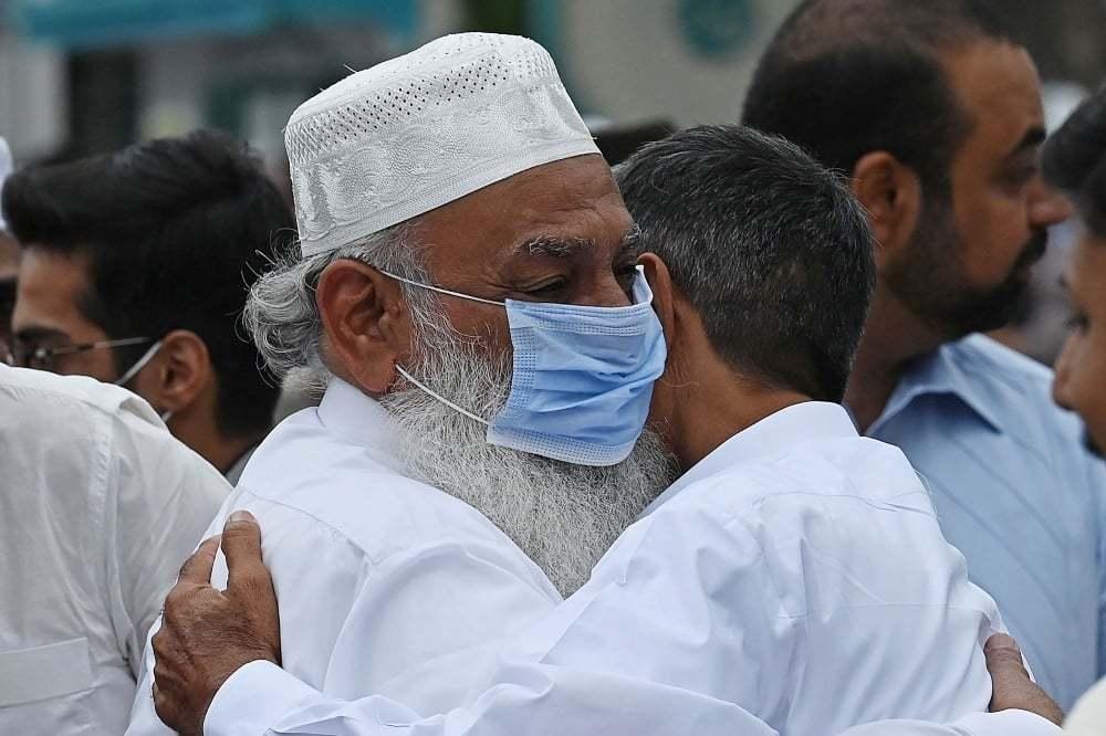 پاکستان  میں کورونا کے مثبت کیسز کی شرح میں نمایاں  کمی 