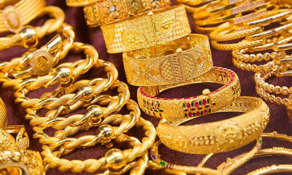 Gold gains Rs300 per tola in Pakistan 