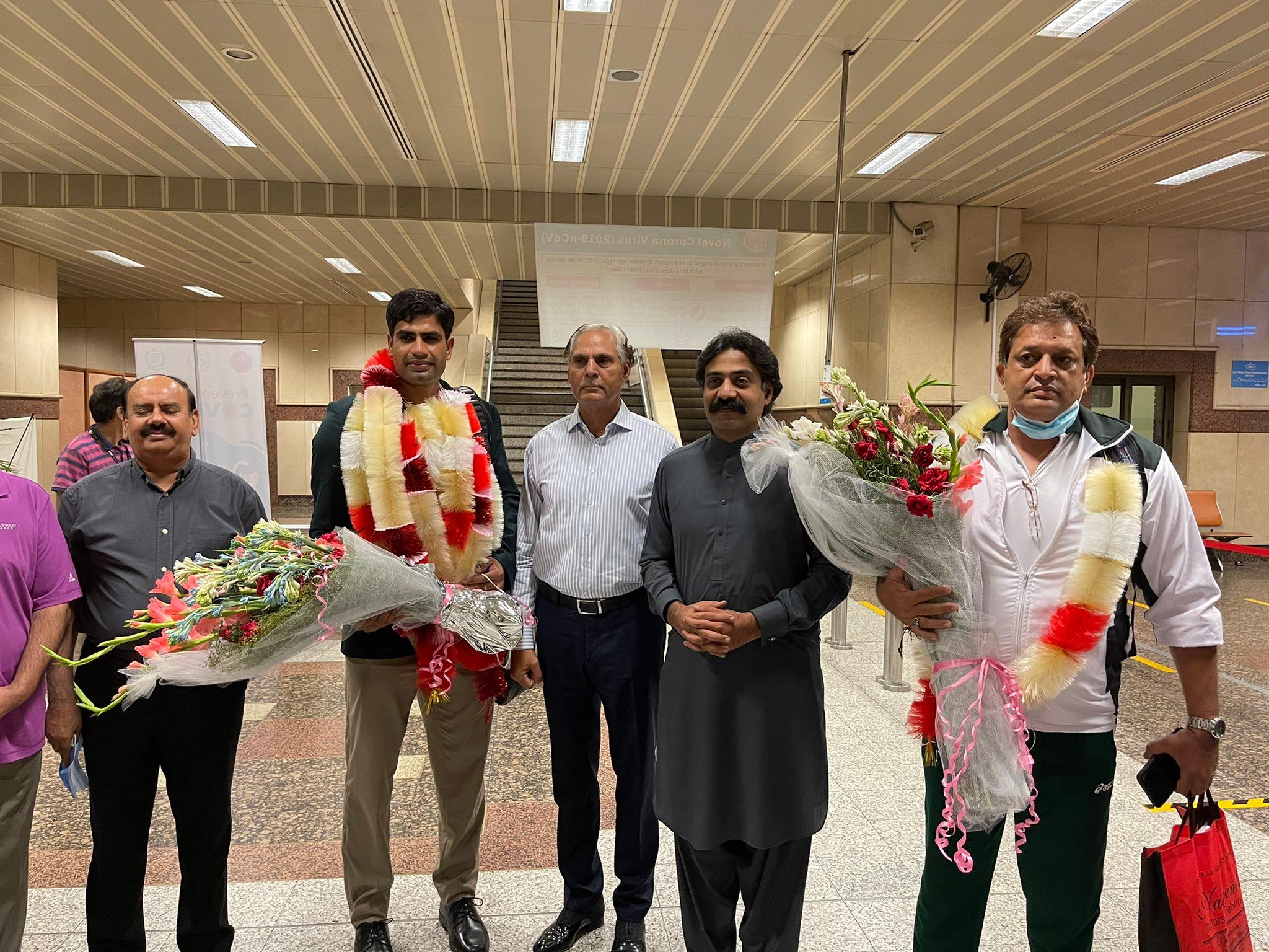 Arshad Nadeem gets hero’s welcome upon return to Pakistan, says ‘will play best game in future’