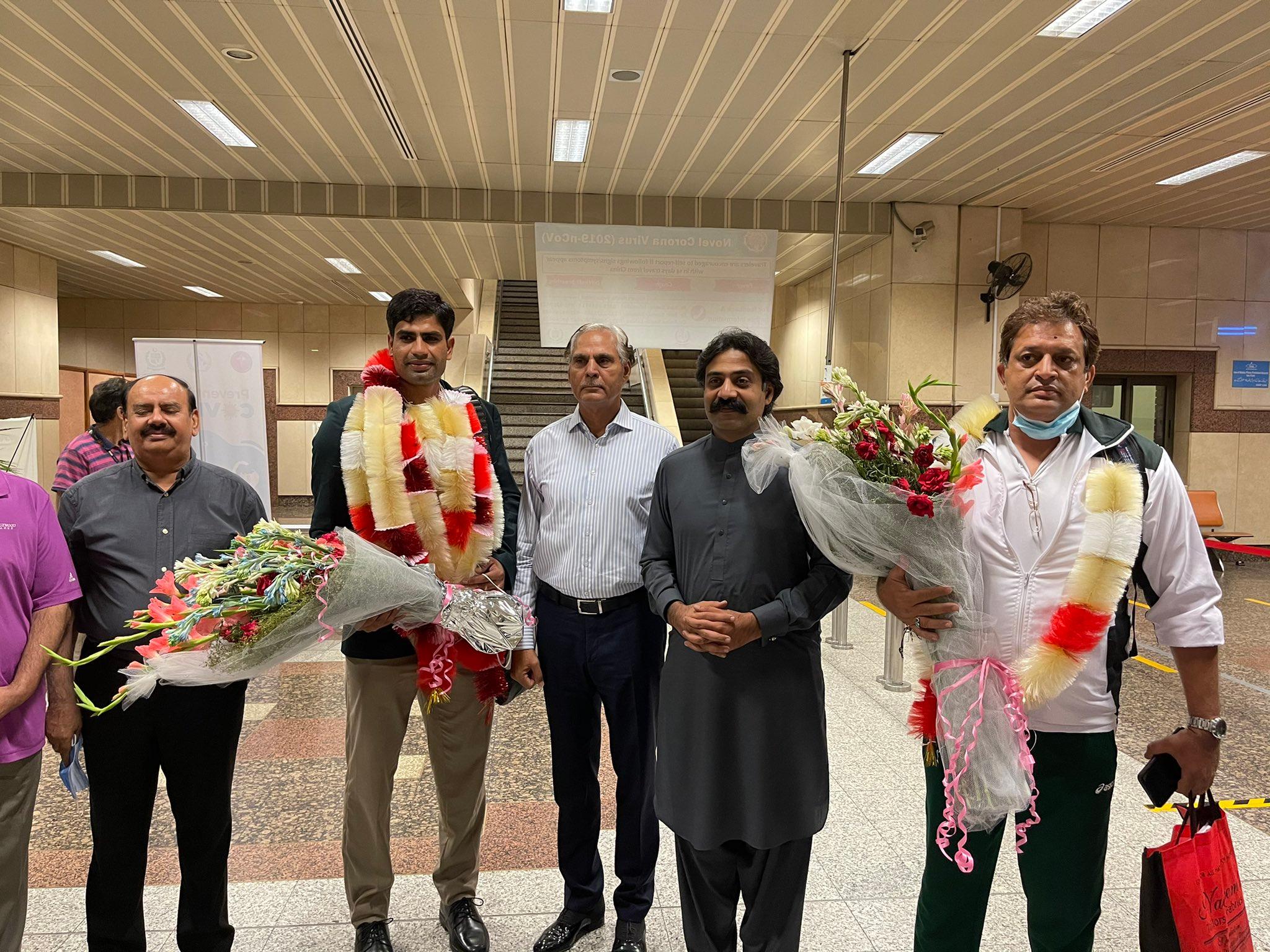 Arshad Nadeem gets hero’s welcome upon return to Pakistan, says ‘will play best game in future’