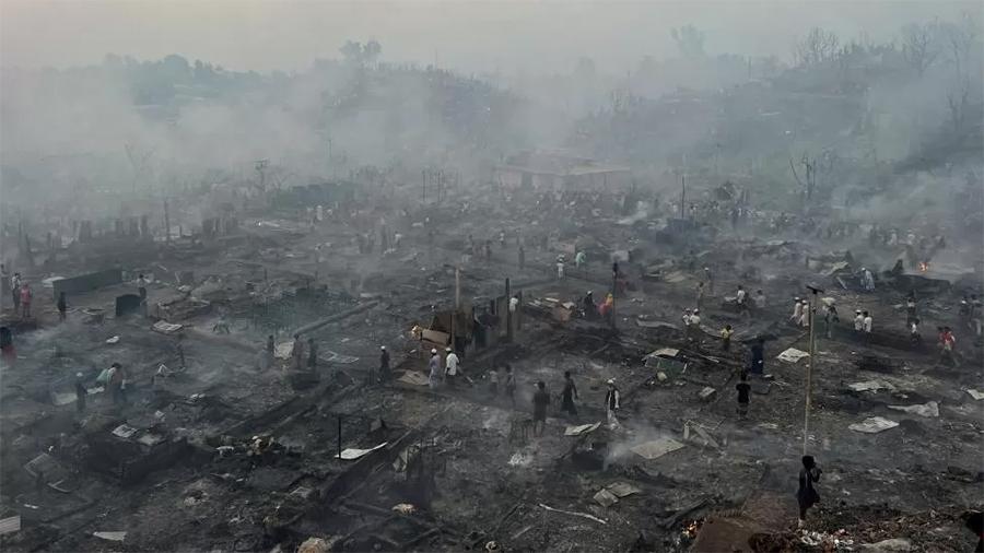 روہنگیا کیمپ میں آگ لگنے سے12 ہزاروں افراد بے گھر