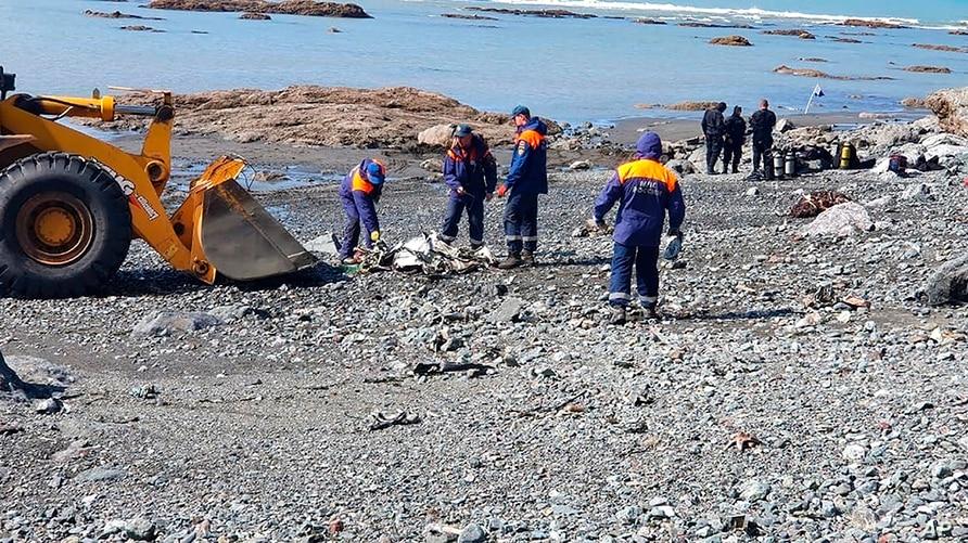 Tourist helicopter with 16 on board crashes into Russian lake