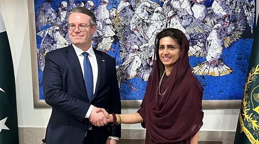 Hina Khar, Tobias Linde exchange views on regional, global issues