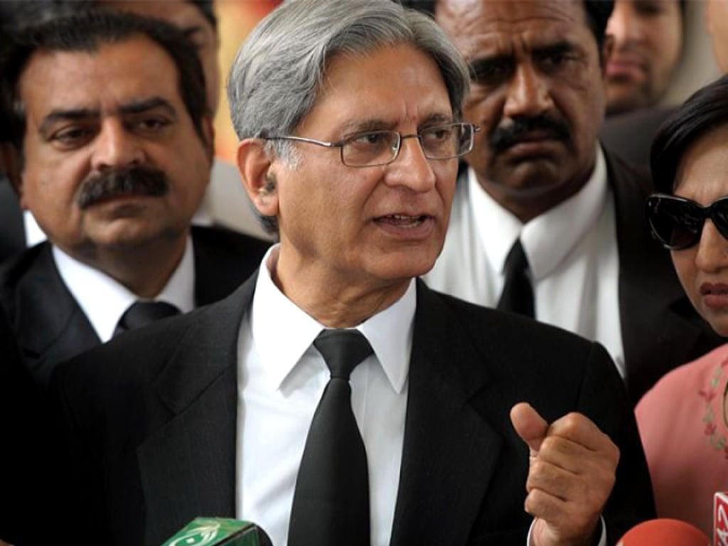 چیف جسٹس آف پاکستان ہماری ریڈ لائن ہے،اعتزاز احسن