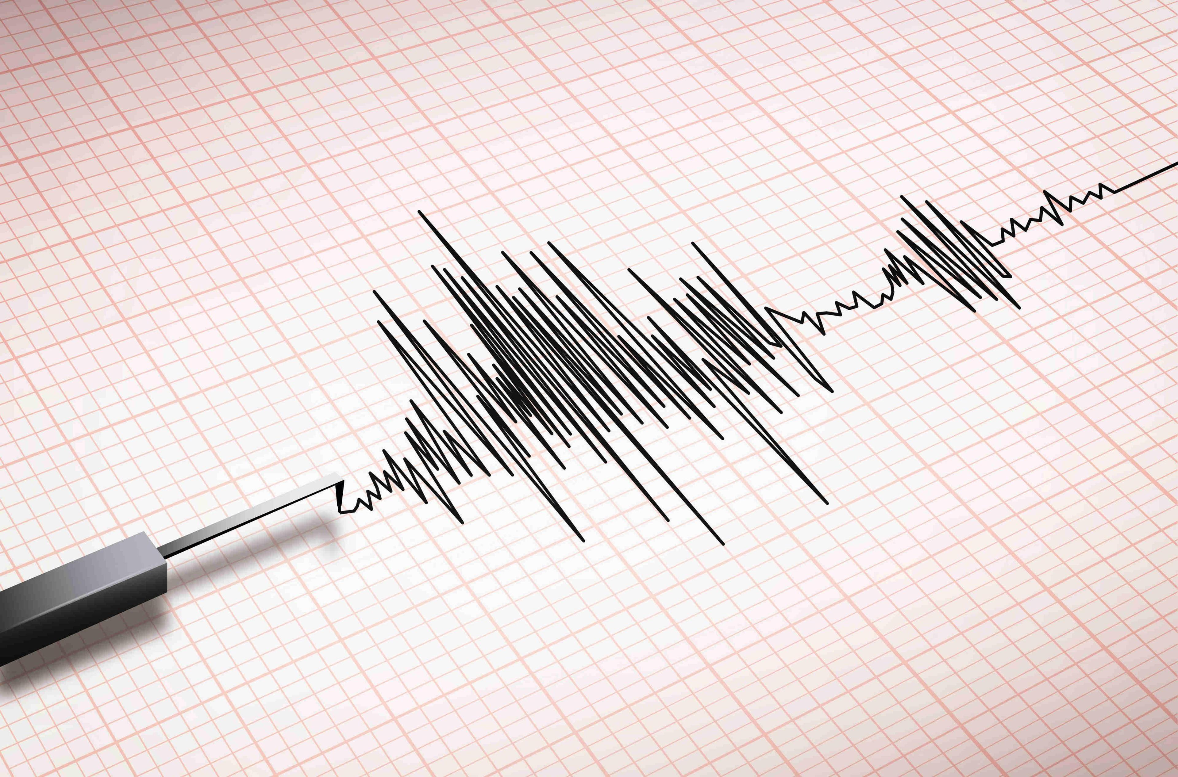 Magnitude 6.5 quake strikes off coast of Alaska