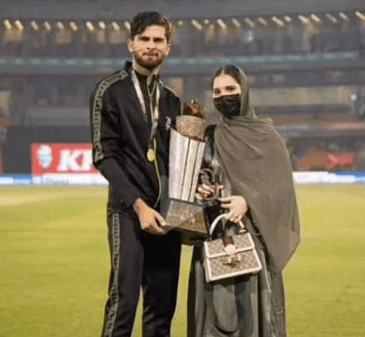 Shaheen Afridi, wife Ansha’s picture with PSL trophy storms into social media