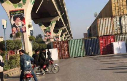 انتظامیہ نے پی ٹی آئی کے جلسے سے قبل راستے کنٹینر لگا کر بند کردیئے