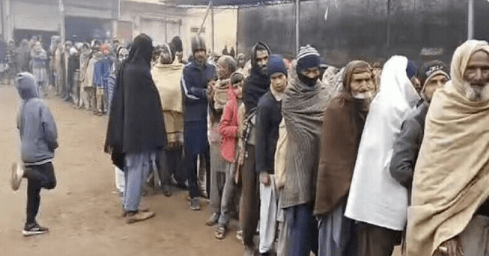 At least six die in long queues at free flour points