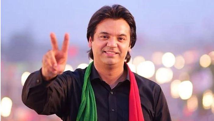 عثمان ڈار کا جلسہ گاہ پہنچنے کے لئے چنگ چی کا استعمال