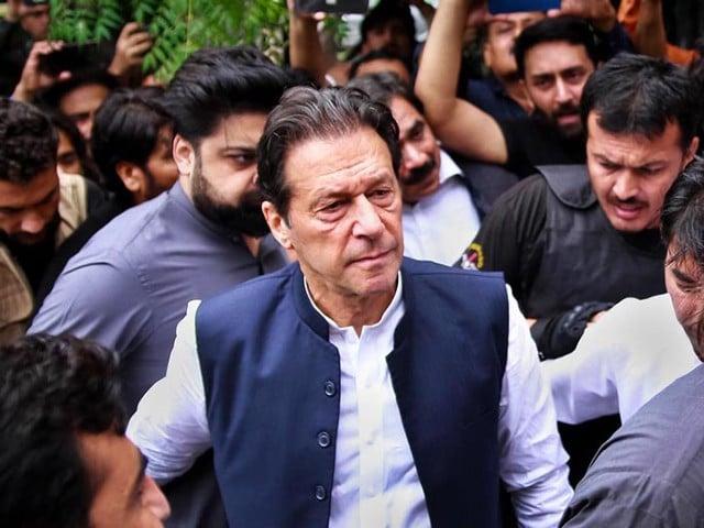 عمران خان عدالت میں پیشی کےلئے لاہور سے اسلام آباد روانہ