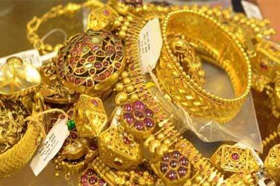 Gold Glitters as Rupee Loses Shine Amid IMF Deal Delay