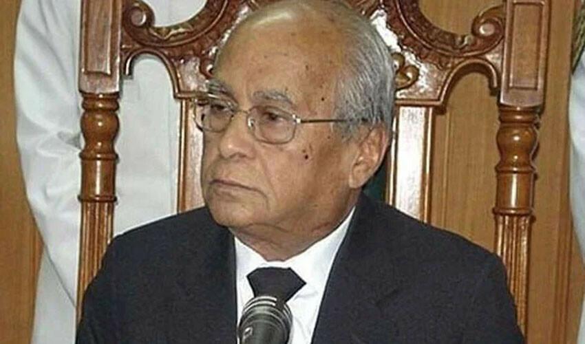 Former Chief Justice Federal Shariat Court Haziqul Khairi (R) passes away