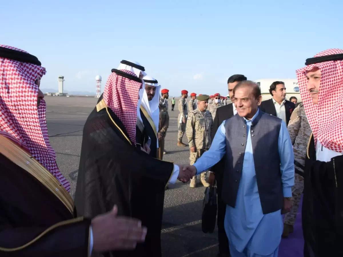 Saudi Arabia extends Umrah invitation to Nawaz Sharif, PM Shehbaz