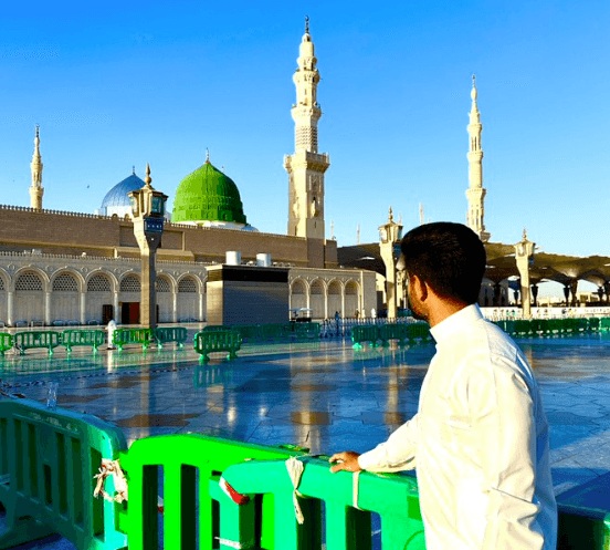 Babar Azam's picture in Madina Munawara wins hearts