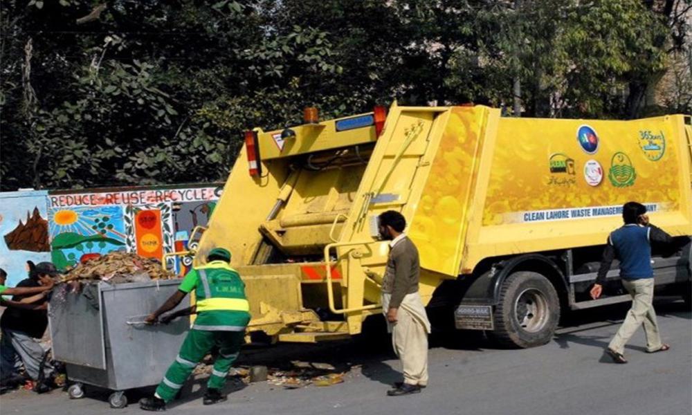 LWMC fines people for dumping garbage at public places