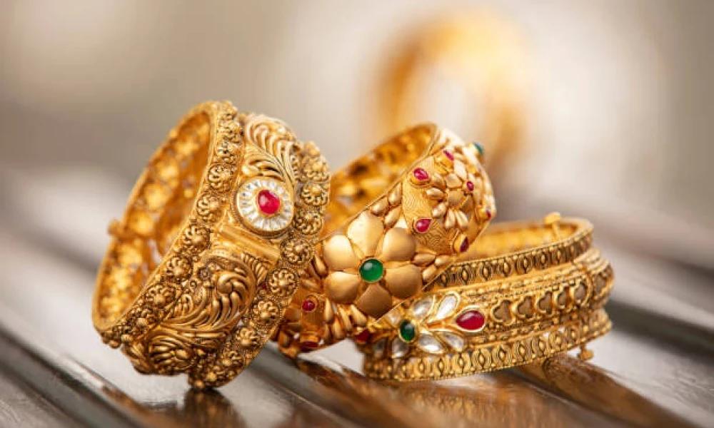 Gold price surges by Rs2500 per tola in Pakistan