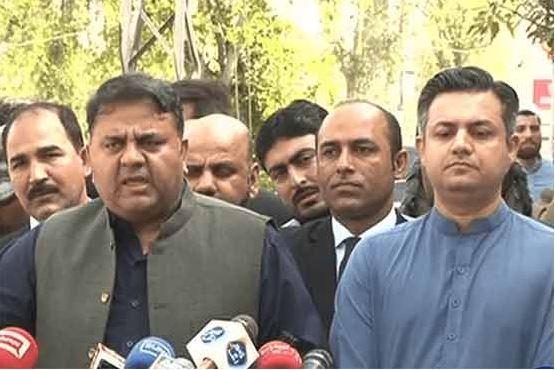 پاکستان میں عدالتی نظام کو مذاق بنا لیا گیا ہے،فواد چوہدری
