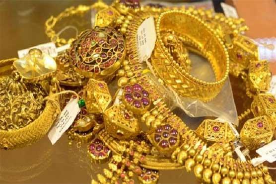 Gold prices go up in Pakistan by Rs300 per tola