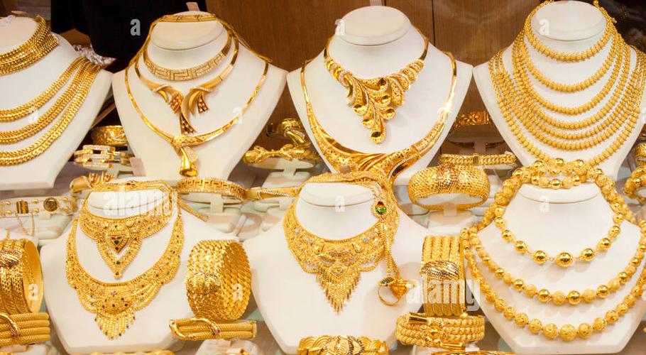 Gold price in Pakistan witnesses a slight decline