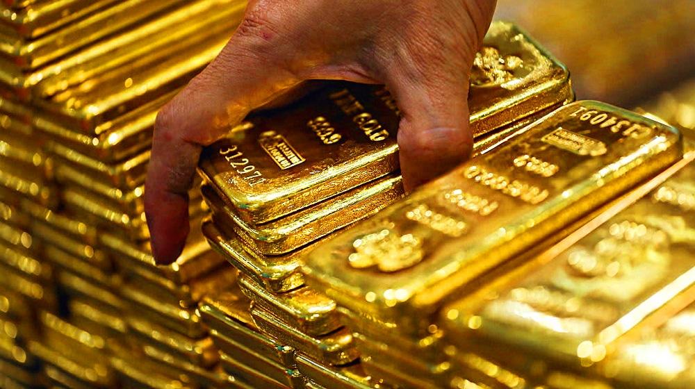 Gold prices surge in Pakistan as international market rallies