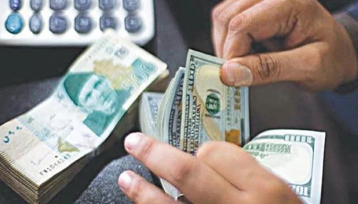 Dollar continues to soar against Pakistani rupee