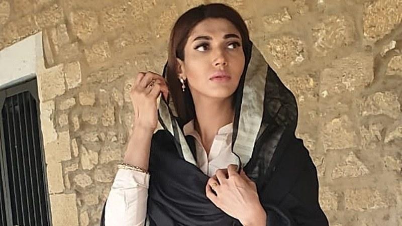 اداکارہ ثنا فخر کی والدہ انتقال کرگئیں