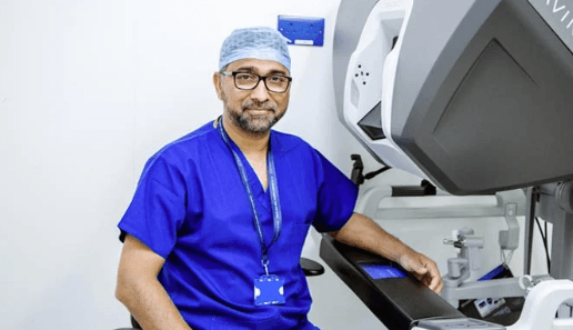 Pakistani surgeon sets world record in robotic surgery for women