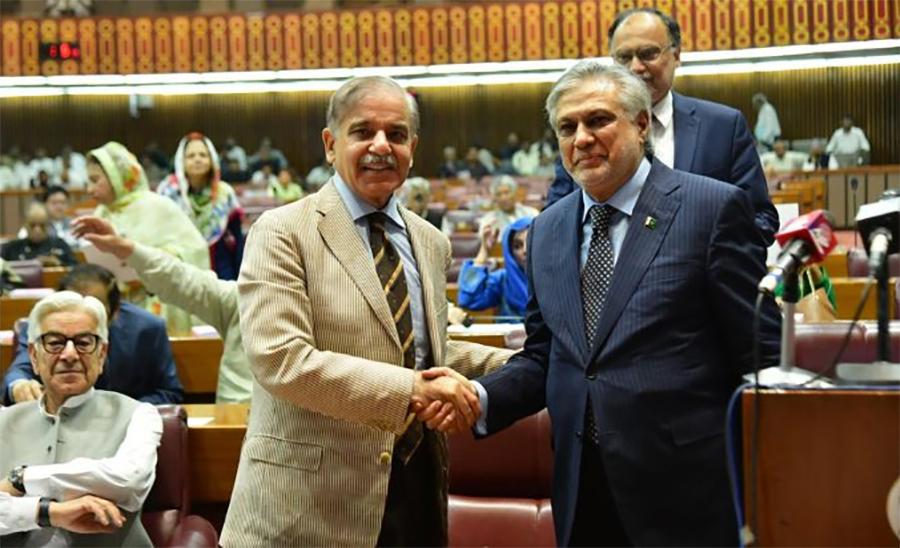 وزیراعظم محمد شہباز شریف کی متوازن بجٹ پیش کرنے پر اقتصادی ٹیم کی تعریف