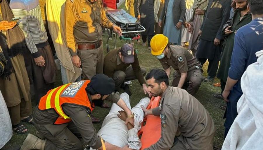 آزاد کشمیر نیریاں شریف عرس سے واپس گوجرانولہ جانے والی زائرین کی بس گہری کھائی میں جا گری