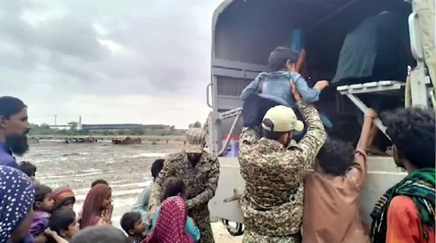 Pak Navy provides humanitarian assistance at coastal belt