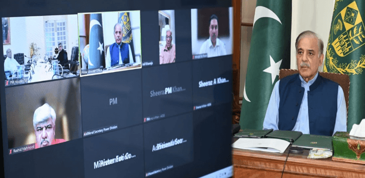 PM directs authorities to convert government buildings into solar energy