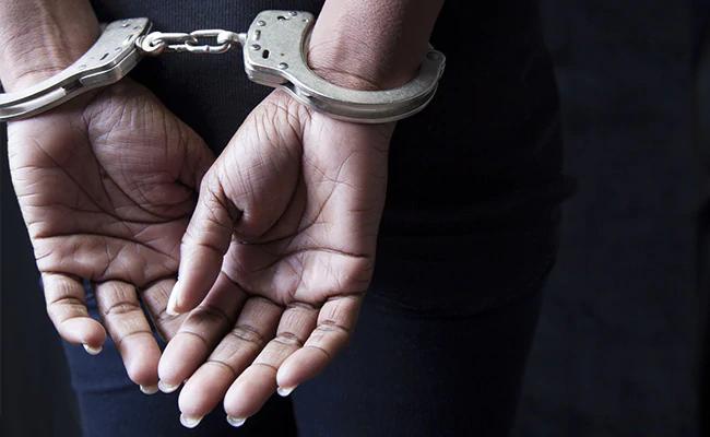 Infamous Karachi female bandit caught by Lahore police
