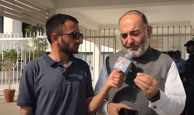 سینیٹر مشتاق احمد خان نے حکومت کو آڑے ہاتھوں لے لیا