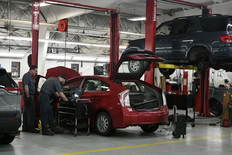 Dubai introduces free car repair service after accidents