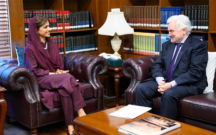 وزیر مملکت برائے امور خارجہ حنا ربانی کھر سے جرمنی کے سفیر الفریڈ گراناس کی ملاقات