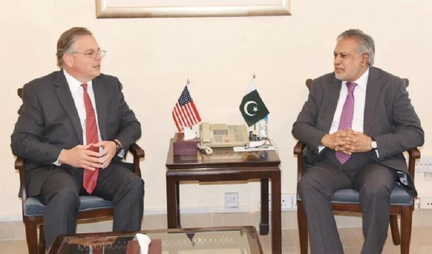 وزیرخزانہ اسحاق ڈار سے پاکستان میں امریکہ کے سفیر ڈونلڈ بلوم کی ملاقات