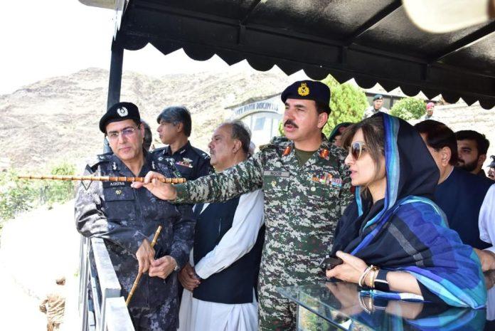 Khar visits Torkham border, gets briefing