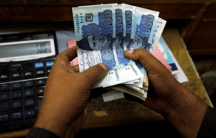 سرکاری ملازمین کو کل ہی تنخواہیں دینے کا حکم