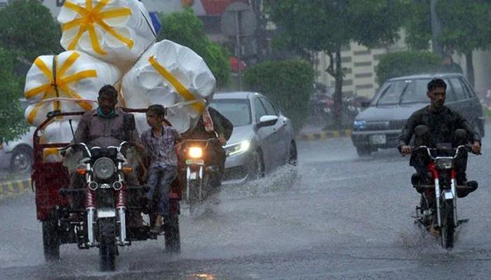 Rain in different cities of Punjab on second day of Eid