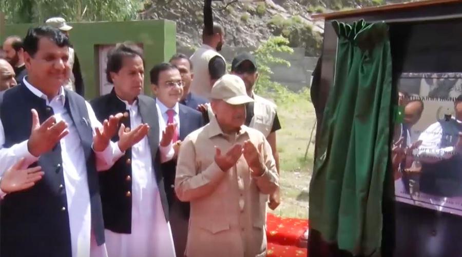 وزیراعظم شہباز شریف نے تورغر ۔بونیر شاہراہ،بونیر۔ کڑاکڑ رابطہ سرنگ اور تورغر بونیر آر۔سی۔سی پُل کاسنگ بنیاد رکھ دیا