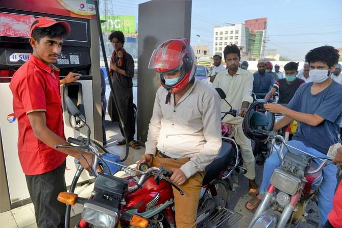 No fuel of riders without helmet in Lahore