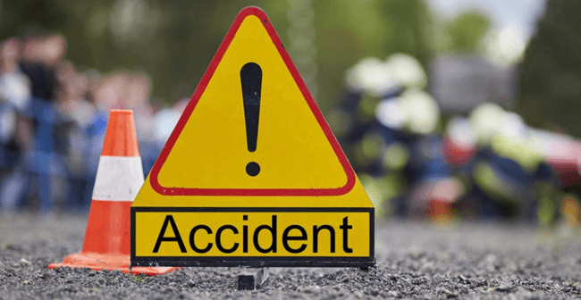 اٹک : تیز رفتار ہائی ایس  کو حادثہ،3 افراد جاں بحق،8 زخمی