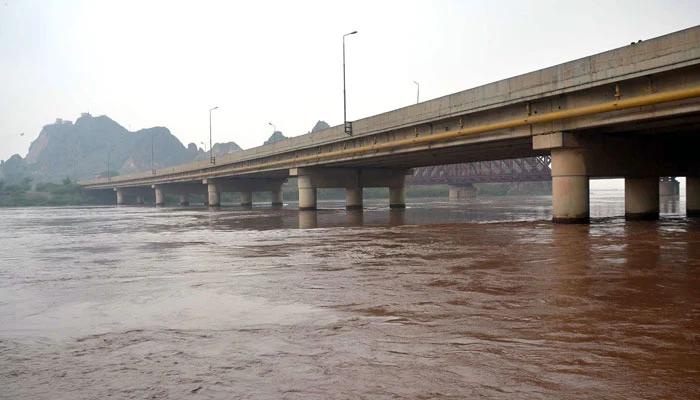 Rapid rise in water level of River Ravi observed 