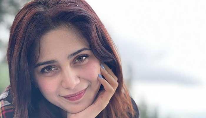 Aima Baig's captivating song ‘Funkari' sweeps  internet