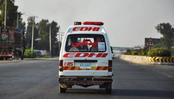 4 killed in coach-car collision on Kohat Indus Highway