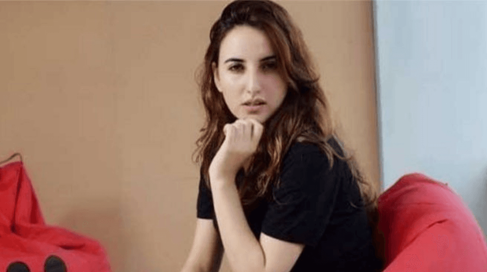 Hareem Shah draws attention on social media with lavish display