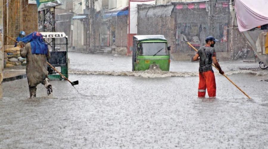 جڑواں شہروں میں صبح  سویرے تیز بارش کے باعث سیلابی صورتحال پیدا ہوگئی